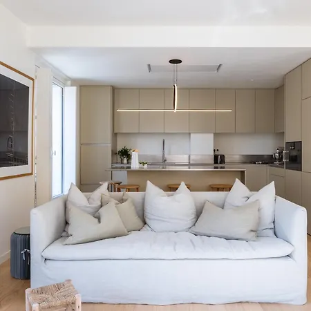 Veeve - Alabaster Bright Apartmán