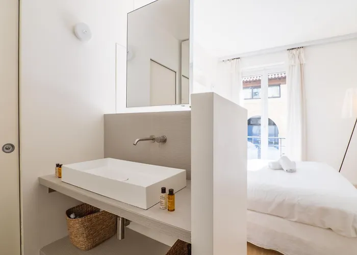 아파트 Veeve - Alabaster Bright *